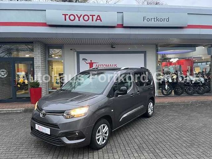 Toyota Proace Verso 1.5 D-4D L1 City Team Deutschland - Pano, Navi