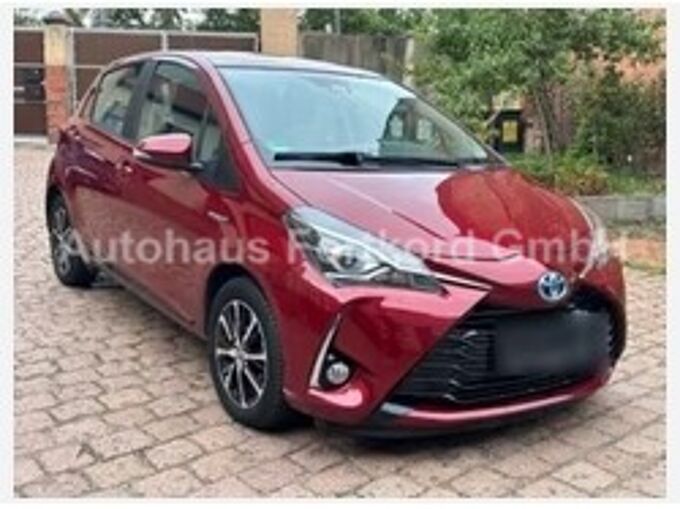 Toyota Yaris 1.5 Benzin - Navi, BT, R&uuml;ckfahrkam. ... sehr gepflegt !