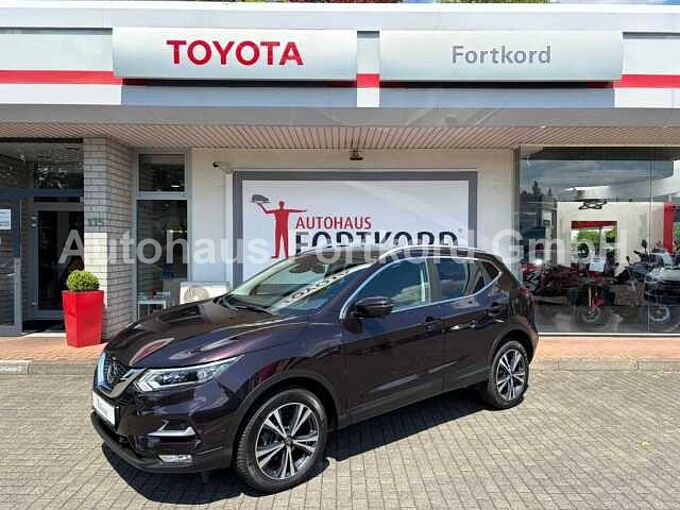 Nissan Qashqai 4x4 Acenta + 1.7 dCi - AHK, Navi, Pano, LED