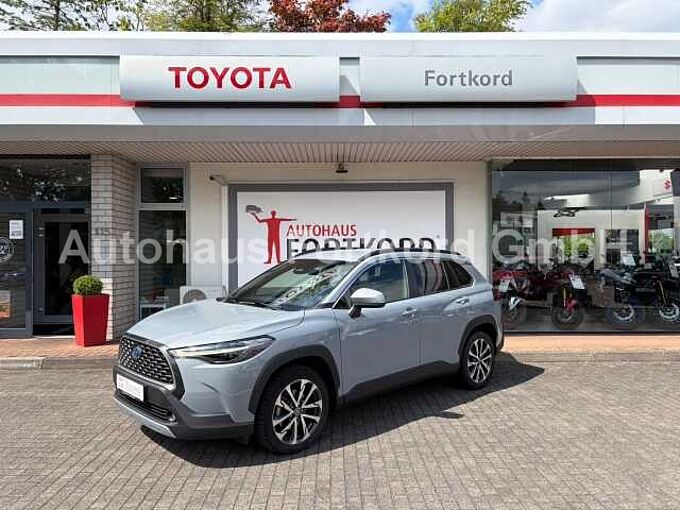 Toyota Corolla Cross 2.0 Hybrid Style 4x4 - Allwetter, LED, LHZ., Navi., ...