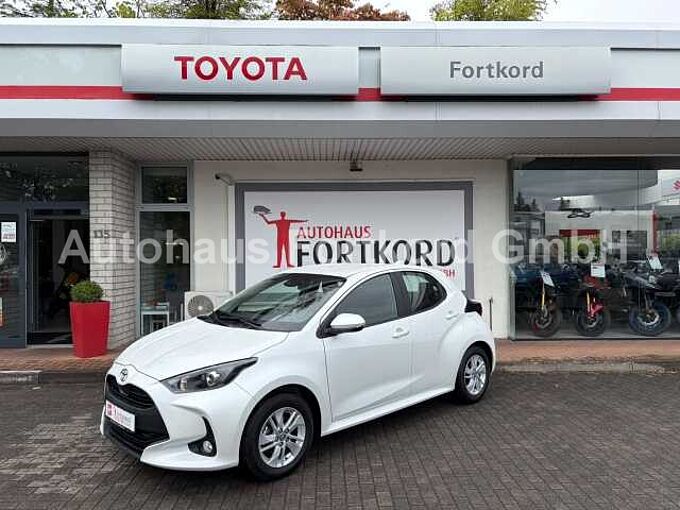 Toyota Yaris 1.5 Comfort - Navi, SHZ, LED, Kam. ... sehr gepflegt !