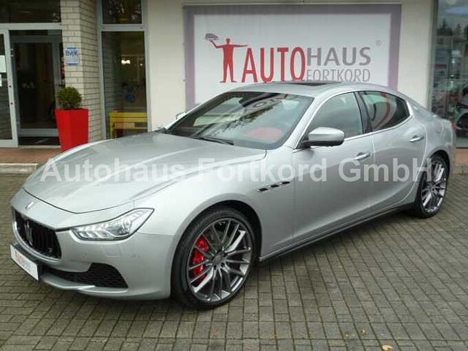 Maserati Ghibli S Q4 - Leder, Navi, 20' Zoll, Pano, PDC