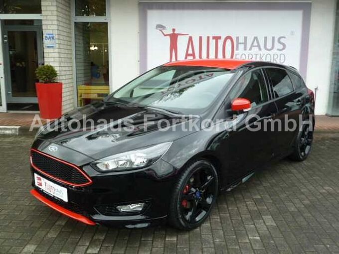 Ford Focus Black-Ed. Turbo, SH+LH., PDC, R-Cam, Aluf.