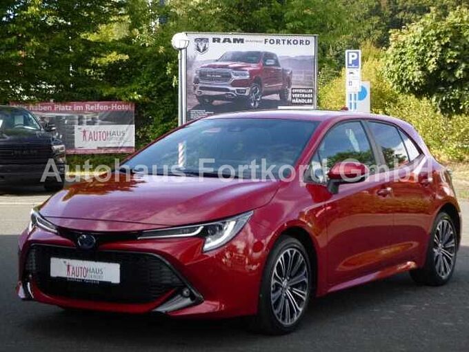 Toyota Corolla 1,8 Hyb,Team D., Navi, PDC, LED, SH