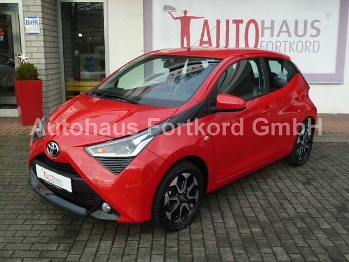 Toyota Aygo X Play - Navi, LED, Alu, Klima, BT ... wenig km