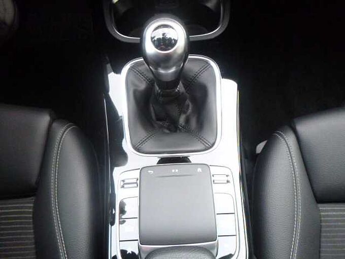 Mercedes-Benz A 200 - Navi, PDC, SHZ, Mult. B.-LED, Alu