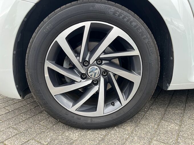 Volkswagen New Beetle Cabriolet 1.4 TSI Sound - Navi, PDC, Alu, Bi-Xenon, SZ