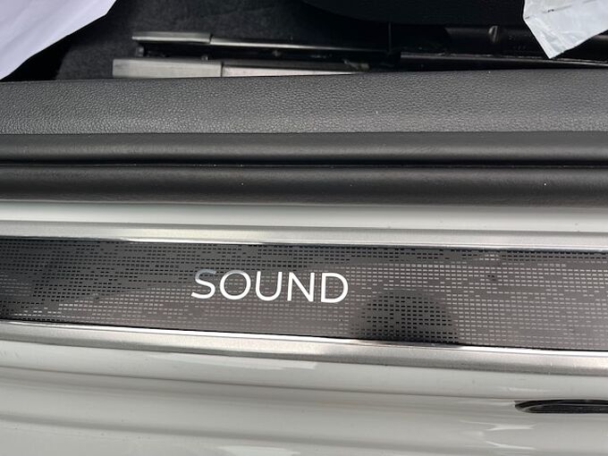 Volkswagen New Beetle Cabriolet 1.4 TSI Sound - Navi, PDC, Alu, Bi-Xenon, SZ