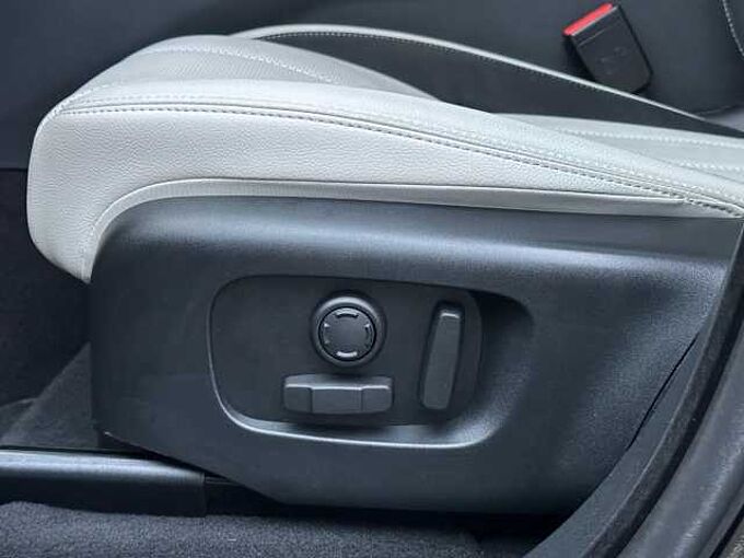 Land Rover Range Rover Velar Diesel 300d R-Dynamic -Standhz. , Pano, AirS, LED