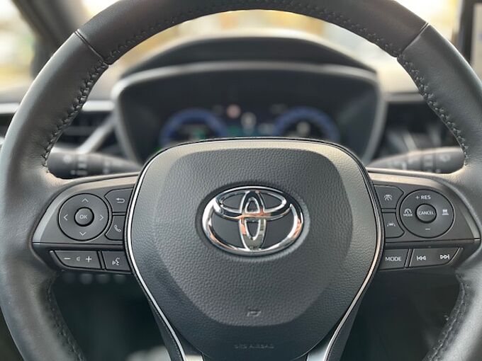 Toyota Corolla Touring Sports 1.8 Hybrid - LED, NAVI, SZ, KeyLess