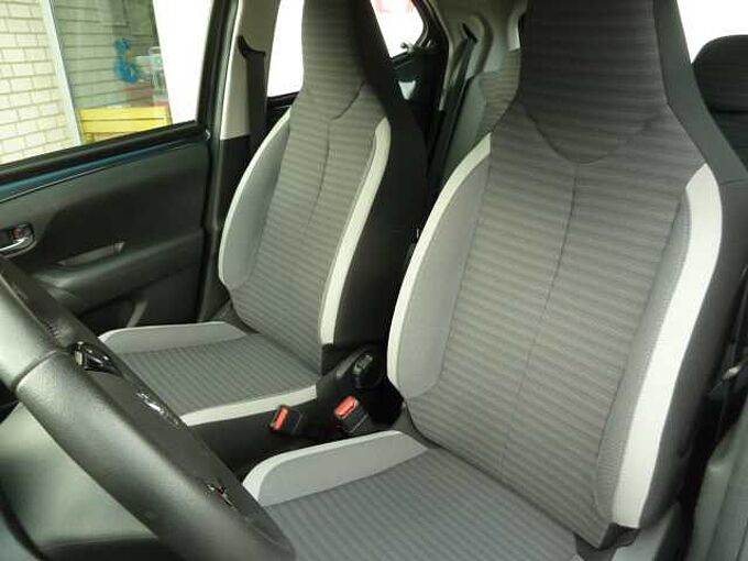 Toyota Aygo X - Team Deutschland - Navi, LED, Klima