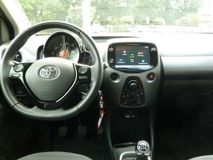 Toyota Aygo X - Team Deutschland - Navi, LED, Klima