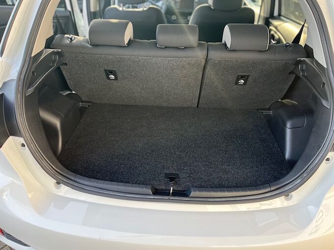 Toyota Yaris 1.5 Hybrid Y20 Club - BT, SZ, Klima .. . wenig KM