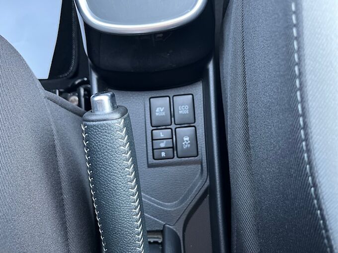 Toyota Yaris 1.5 Hybrid Y20 Club - BT, SZ, Klima .. . wenig KM