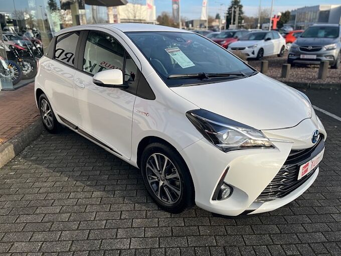 Toyota Yaris 1.5 Hybrid Y20 Club - BT, SZ, Klima .. . wenig KM