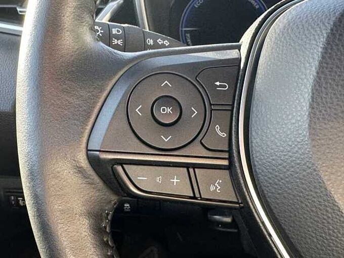 Toyota Corolla Touring Sports 1.8 Hybrid - LED, NAVI, SZ, KeyLess