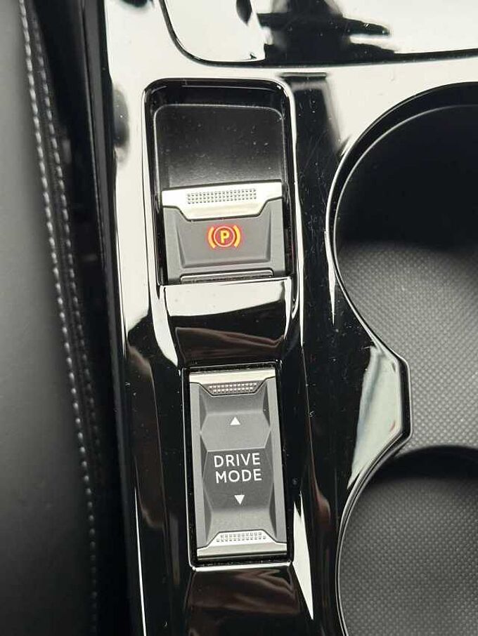 Peugeot 2008 1.2 PureTech GT Automatik - NAVI, LED, PDC, SH