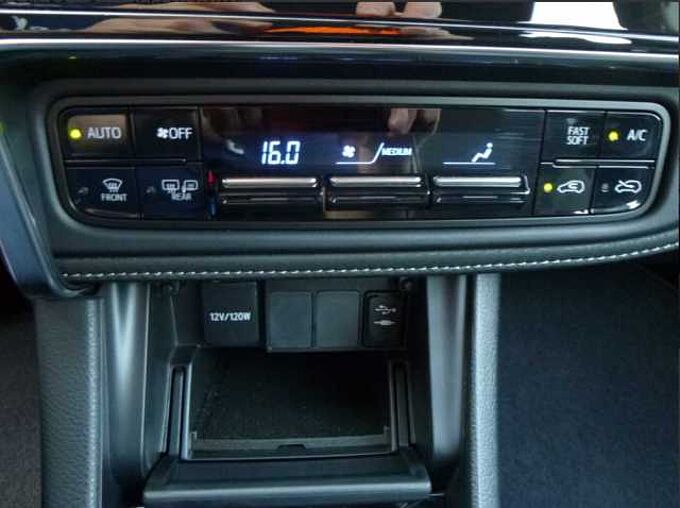 Toyota Auris 1.2 Turbo Team Deutschland - Keyfree, CAM, SHZ, BT ... -