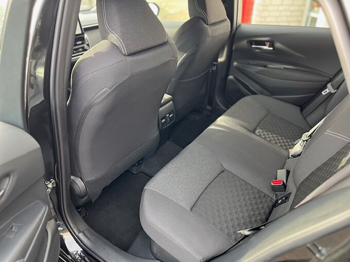 Toyota Corolla Touring Sports 1.8 Hybrid - LED, NAVI, SZ, KeyLess