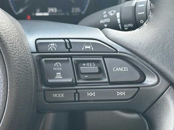 Toyota Yaris Cross 1.5 Hybrid Style Plus - JBL, NAVI, LED, PDC, SH