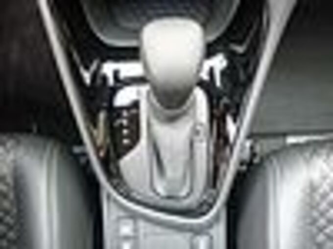 Toyota Yaris Hybrid 1.5 GR SPORT - LED, NAVI, PDC, SZ