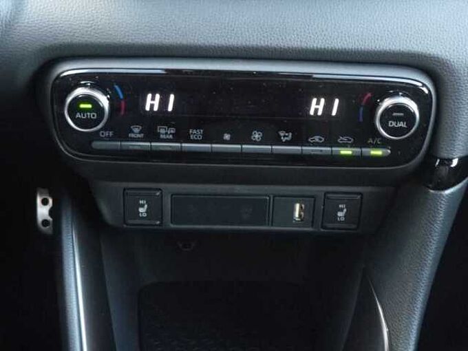 Toyota Yaris Hybrid 1.5 GR SPORT - Navi, JBL, HuD, PDC, SZ