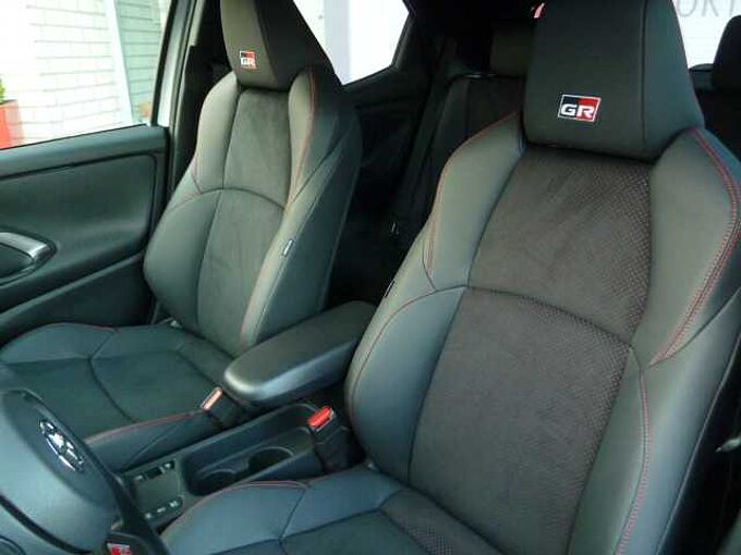 Toyota Yaris Hybrid 1.5 GR SPORT - Navi, JBL, HuD, PDC, SZ