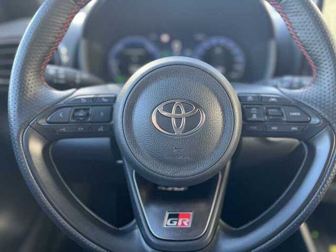 Toyota Yaris Hybrid 1.5 GR SPORT - Navi, JBL, HuD, PDC, SZ