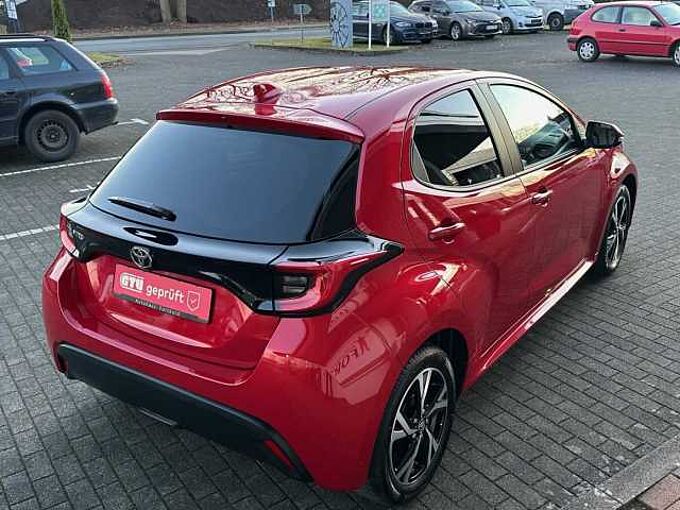 Toyota Yaris 1.5 Automatik Style Selection  - LED, Navi, SZ