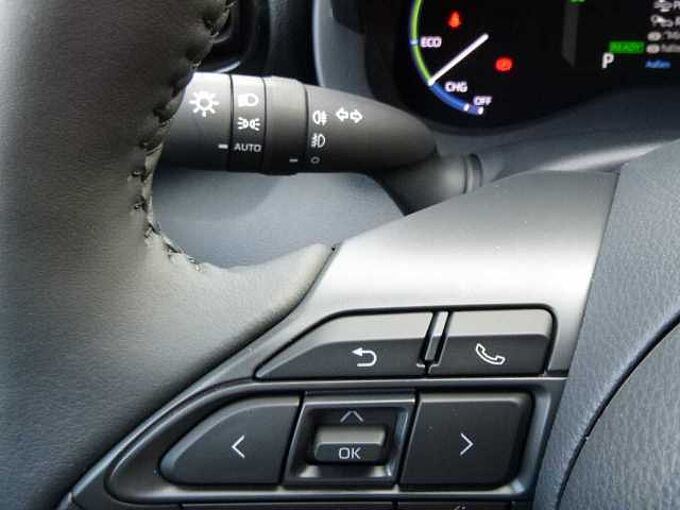 Toyota Yaris Cross 1.5 Hybrid Adventure - Navi, LED, SHZ, HUD