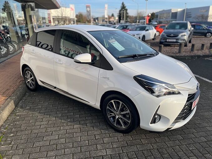 Toyota Yaris 1.5 Hybrid Y20 Club - BT, SZ, Klima ... wenig KM