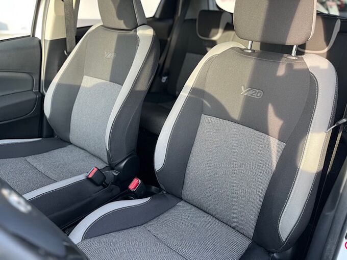 Toyota Yaris 1.5 Hybrid Y20 Club - BT, SZ, Klima ... wenig KM