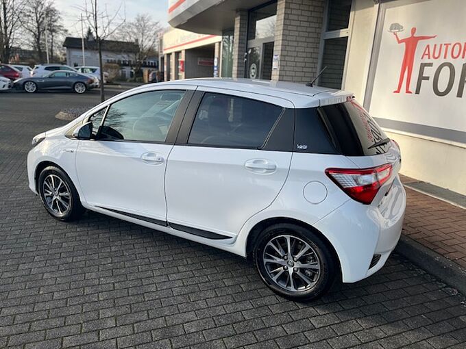 Toyota Yaris 1.5 Hybrid Y20 Club - BT, SZ, Klima ... wenig KM