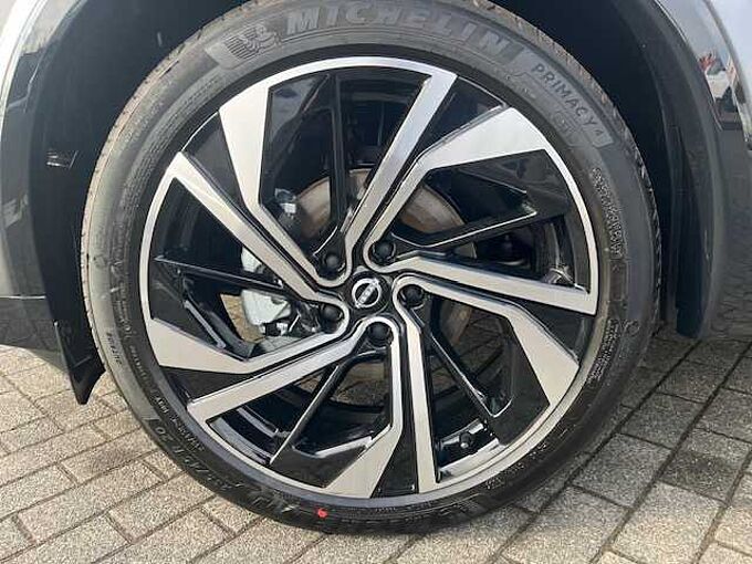 Nissan Qashqai 1.3 DIG-T MHEV Tekna Plus + XTronic - Facelift Pano, Bose, 20'