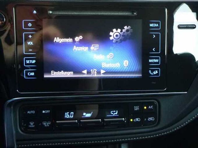 Toyota Auris 1.2 Turbo Team Deutschland - Keyfree, CAM, SHZ, BT ... -