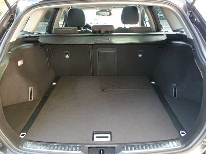 Toyota Avensis Edition-S - Navi, Standhz., AHK, Leder, LED, SHZ, BT-FSA