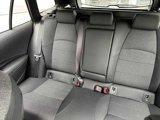 Toyota Corolla - 2.0 Hybrid Style  - Navi, PDC, KEY