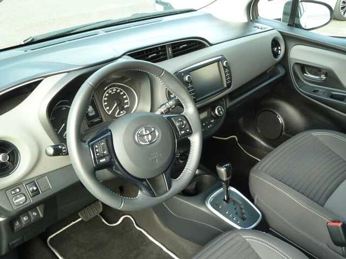 Toyota Yaris Hybrid Team Deutschland - SHZ, CAM,  Alu,  BT