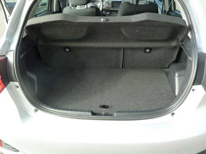 Toyota Yaris Hybrid Team Deutschland - SHZ, CAM,  Alu,  BT