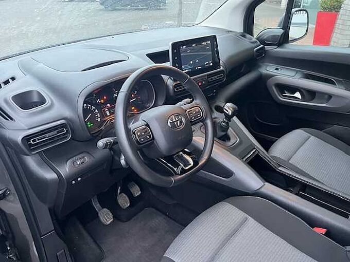 Toyota Proace Verso 1.5 D-4D L1 City Team Deutschland - Pano, Navi