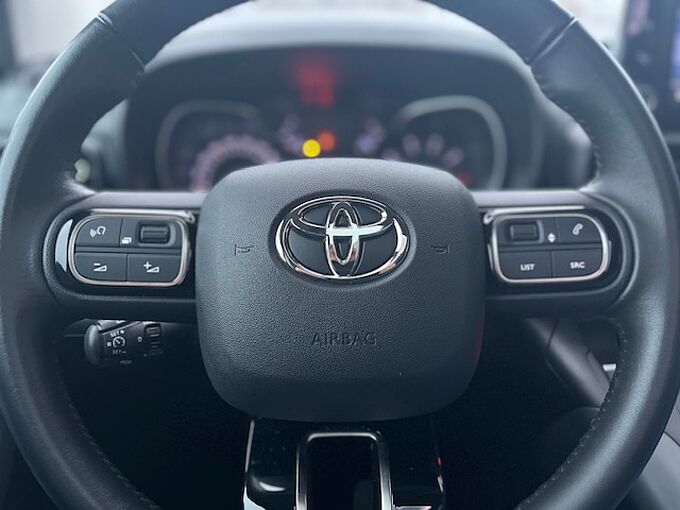 Toyota Proace Verso 1.5 D-4D L1 City Team Deutschland - Pano, Navi