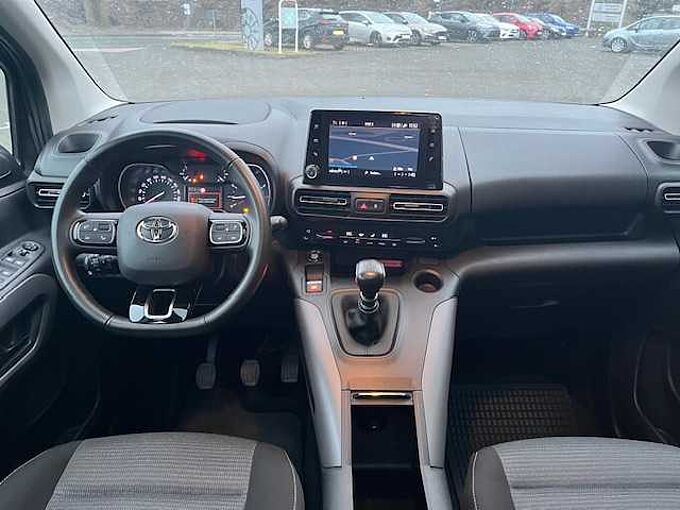 Toyota Proace Verso 1.5 D-4D L1 City Team Deutschland - Pano, Navi