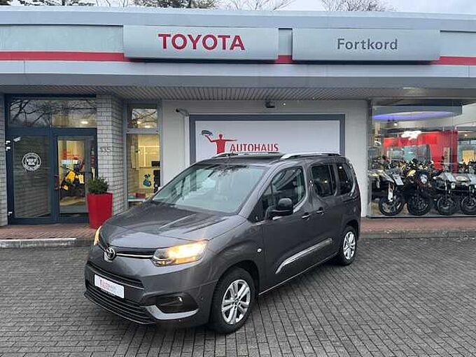 Toyota Proace Verso 1.5 D-4D L1 City Team Deutschland - Pano, Navi