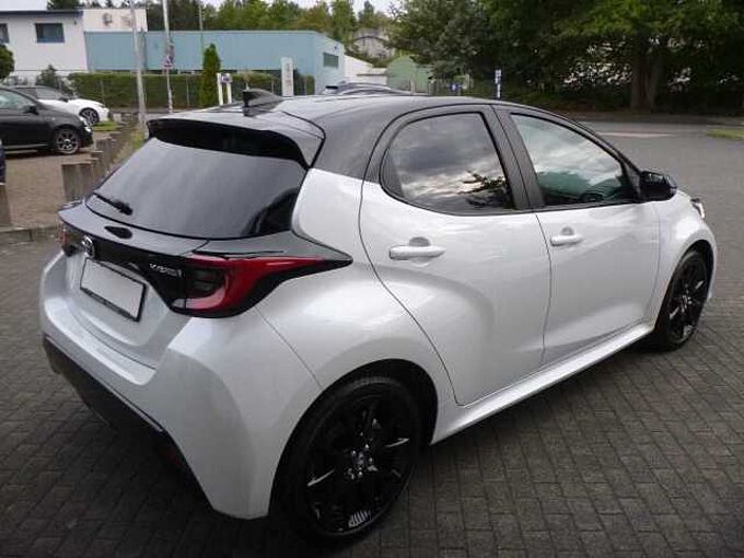 Toyota Yaris 1.5 Hyb. Style Sport- LED, SHZ, Navi