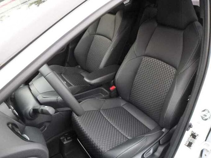 Toyota Yaris 1.5 Hyb. Style Sport- LED, SHZ, Navi