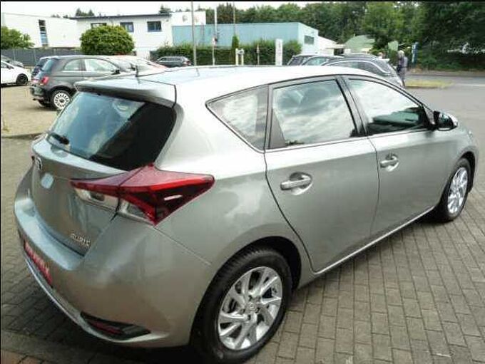 Toyota Auris 1.2 Turbo Team Deutschland - Keyfree, CAM, SHZ, BT ... -