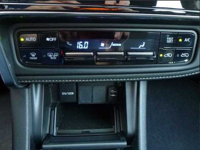 Toyota Auris 1.2 Turbo Team Deutschland - Keyfree, CAM, SHZ, BT ... -