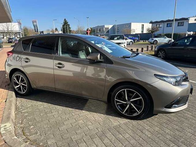 Toyota Auris 1.2 Turbo Team Deutschland - Keyfree, CAM, SHZ, BT ... -