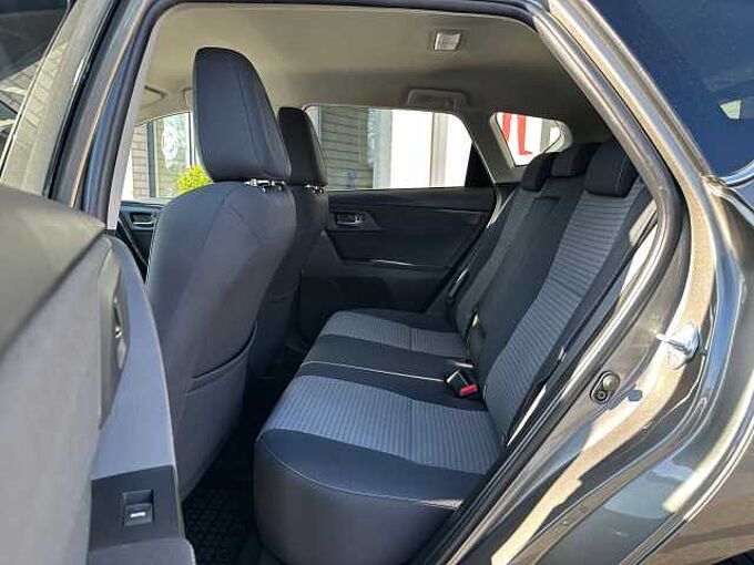 Toyota Auris 1.2 Turbo Team Deutschland - Keyfree, CAM, SHZ, BT ... -