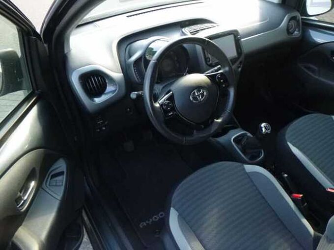 Toyota Aygo X Sky Air - Navi, LED, Alu, Klima, BT ... wenig km
